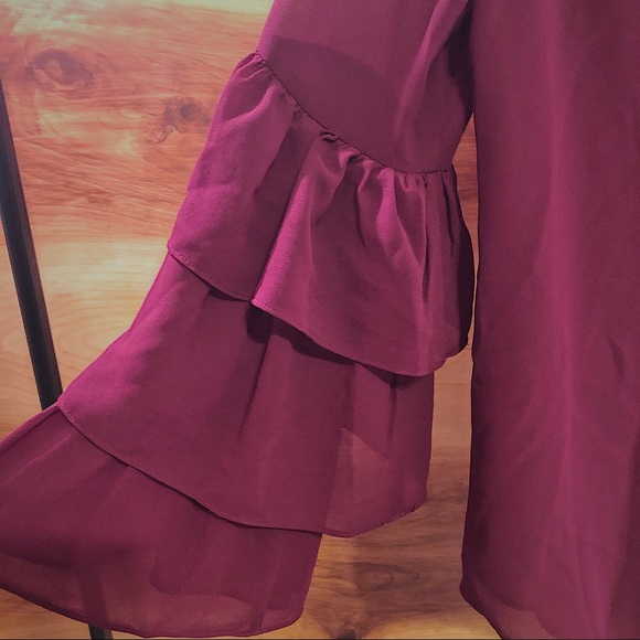 Naked Zebra- ruffle sleeve keyhole blouse - Picture 4 of 4